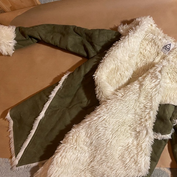 UNIF Army Green Chelsea Shearling Coat Asymmetric Faux Fur Lined Jacket - Picture 2 of 6